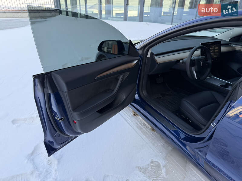 Седан Tesla Model 3 2023 в Днепре