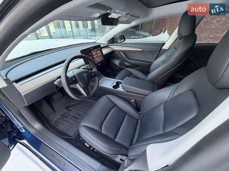 Седан Tesla Model 3 2023 в Днепре