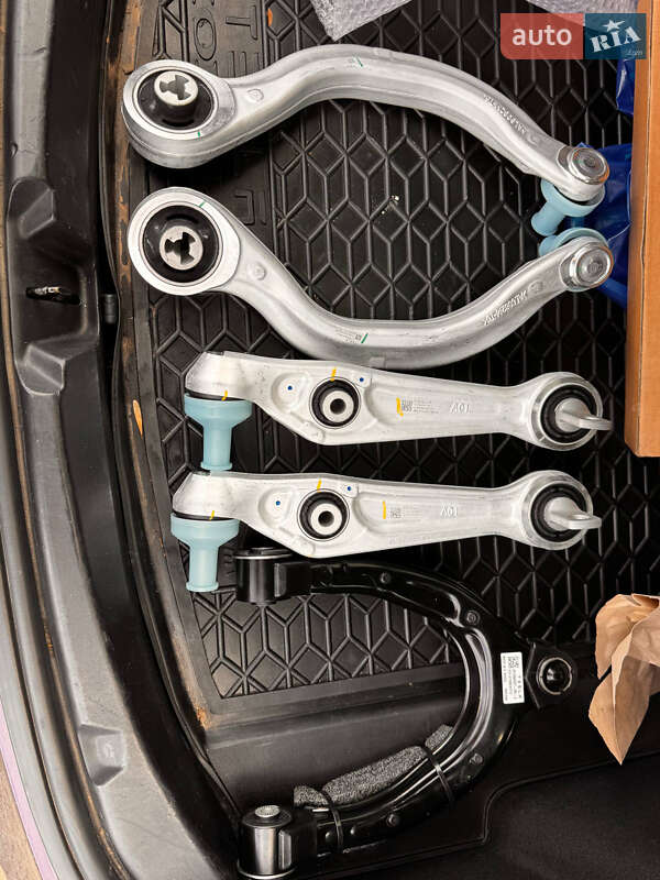 Седан Tesla Model 3 2018 в Черноморске