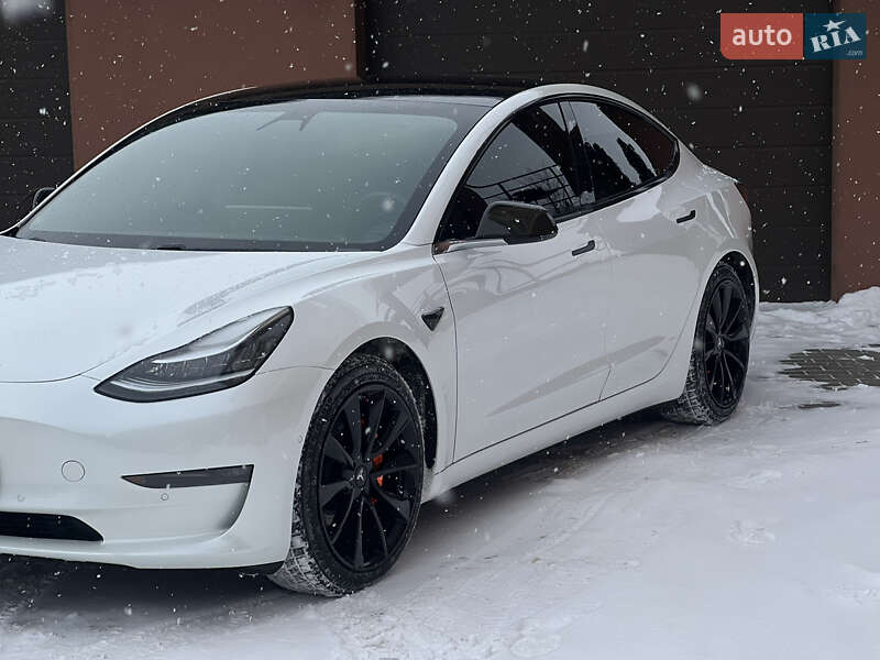 Седан Tesla Model 3 2019 в Ровно