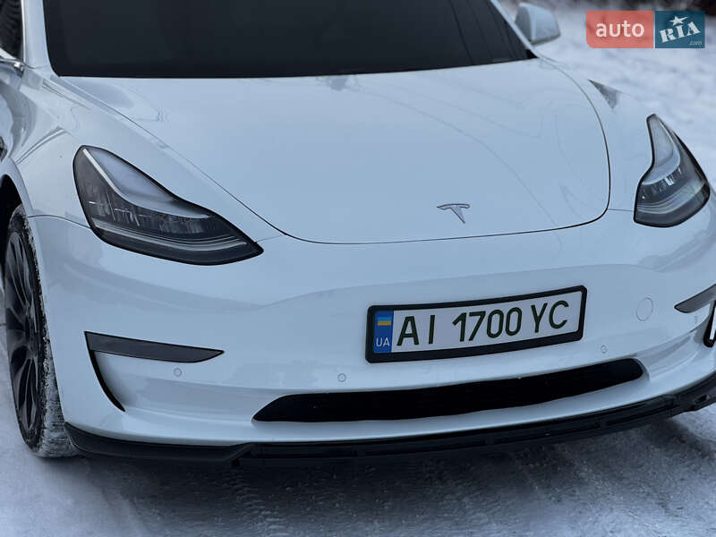 Седан Tesla Model 3 2019 в Киеве