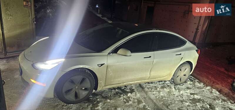 Седан Tesla Model 3 2019 в Киеве