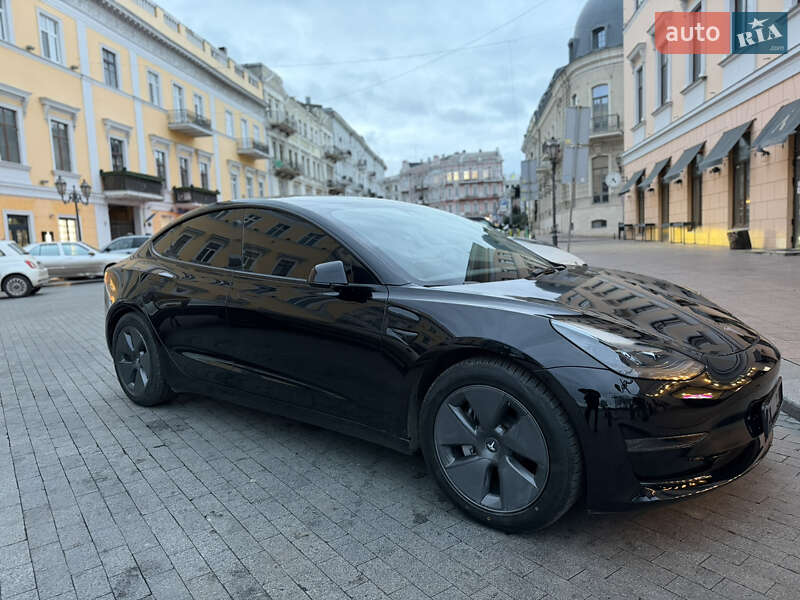 Седан Tesla Model 3 2023 в Одессе