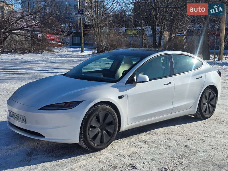 Седан Tesla Model 3 2025 в Кропивницькому