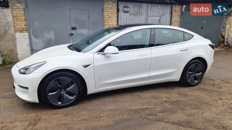 Седан Tesla Model 3 2020 в Киеве фото 40 Седан Tesla Model 3 2020 в Киеве