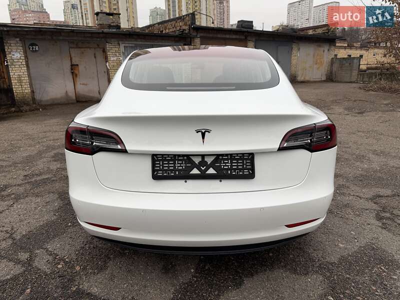 Седан Tesla Model 3 2018 в Киеве
