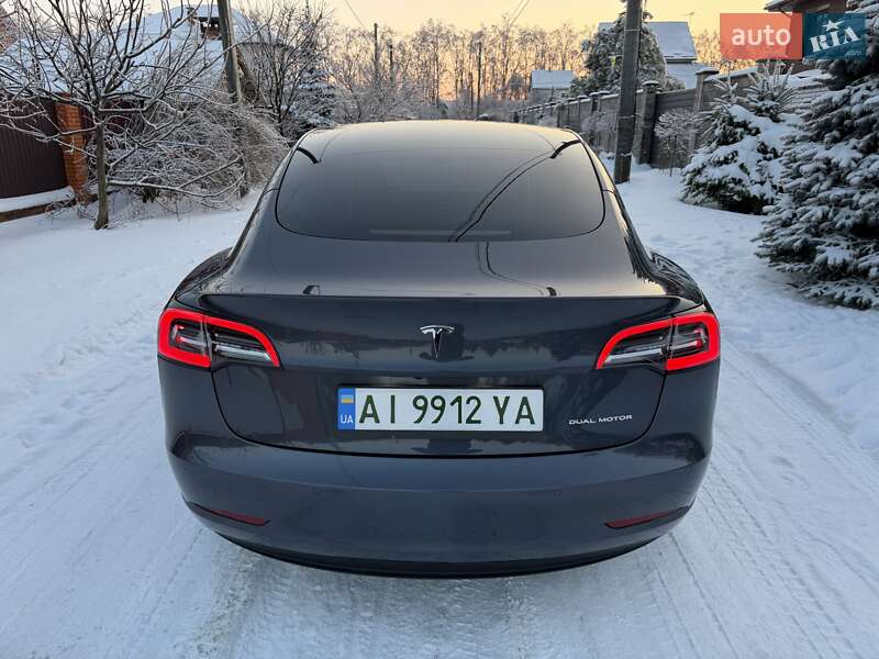 Седан Tesla Model 3 2022 в Киеве