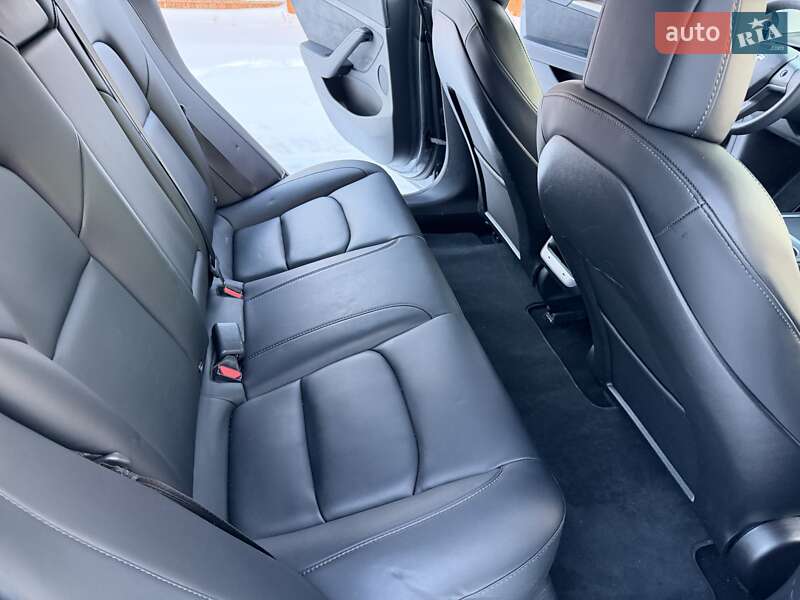 Седан Tesla Model 3 2022 в Киеве