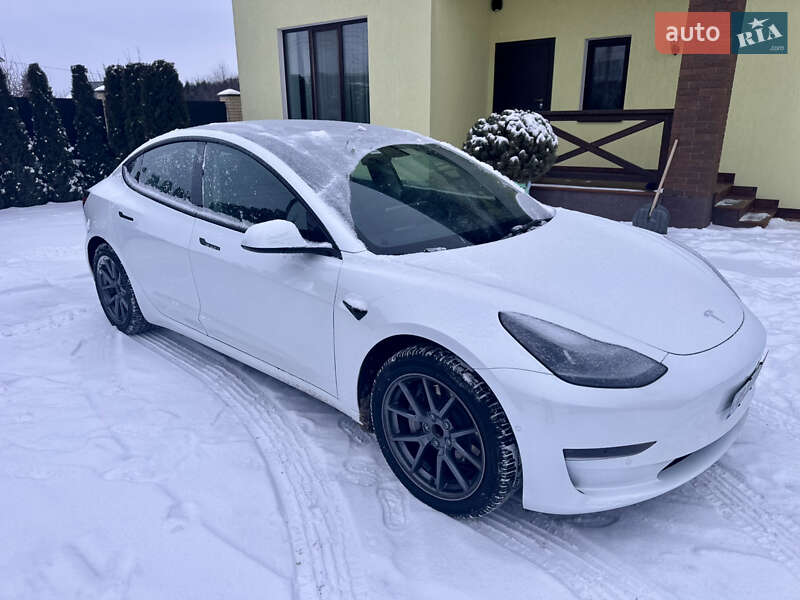 Седан Tesla Model 3 2021 в Виннице