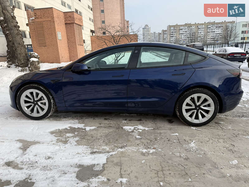 Седан Tesla Model 3 2021 в Киеве