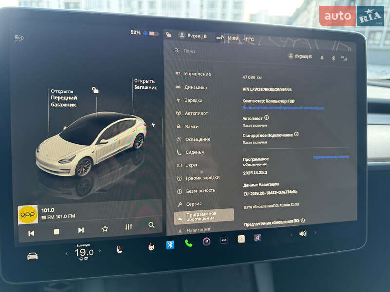 Седан Tesla Model 3 2022 в Черкассах