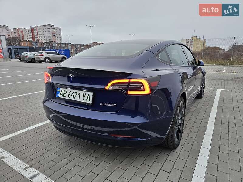 Седан Tesla Model 3 2023 в Виннице