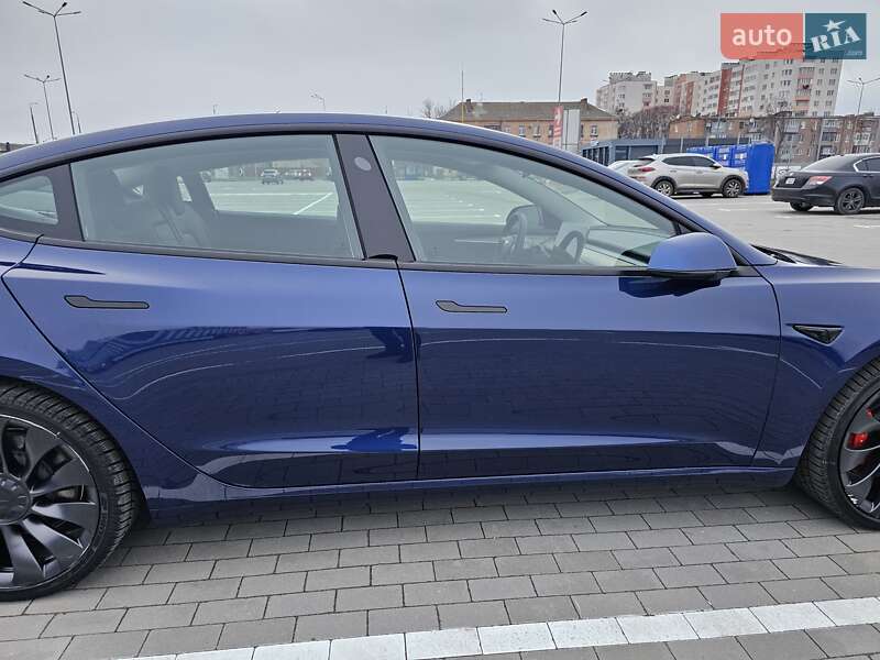 Седан Tesla Model 3 2023 в Виннице