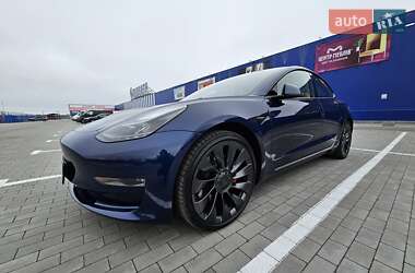 Седан Tesla Model 3 2023 в Виннице