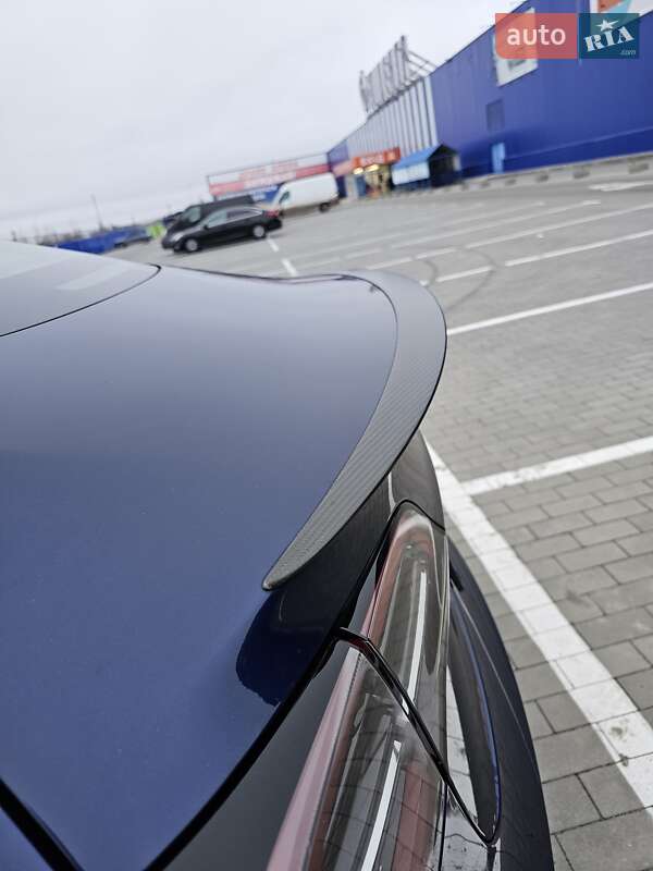 Седан Tesla Model 3 2023 в Виннице