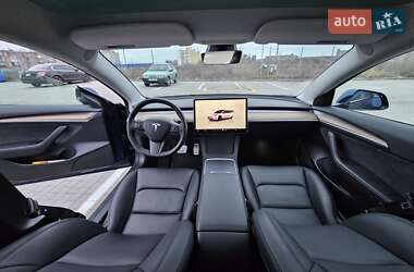 Седан Tesla Model 3 2023 в Виннице
