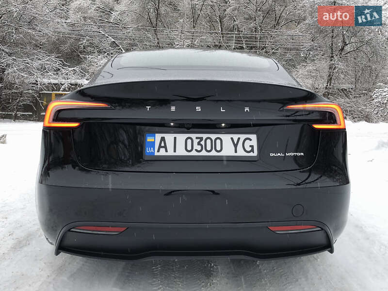 Седан Tesla Model 3 2024 в Ирпене