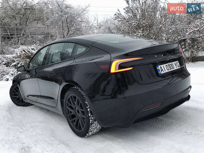 Седан Tesla Model 3 2024 в Ирпене