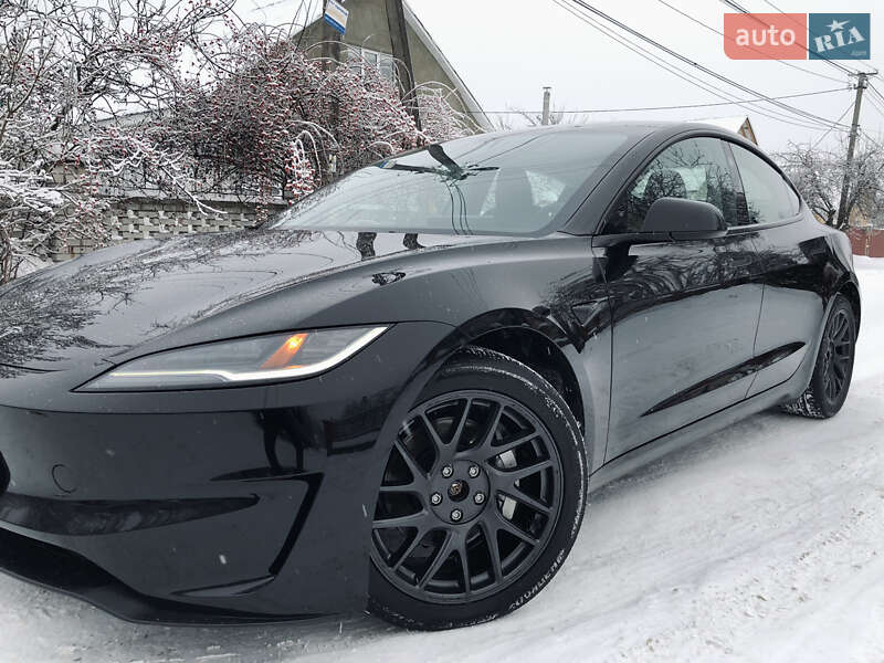 Седан Tesla Model 3 2024 в Ирпене