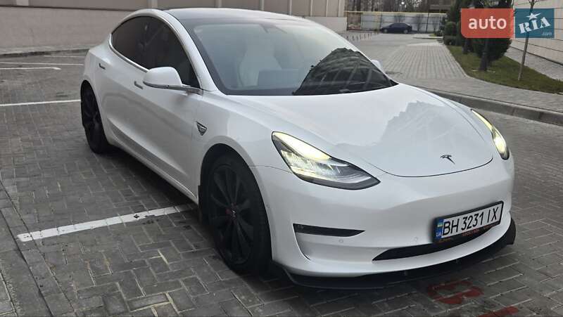 Седан Tesla Model 3 2019 в Одессе