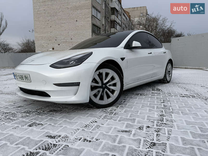 Седан Tesla Model 3 2021 в Николаеве
