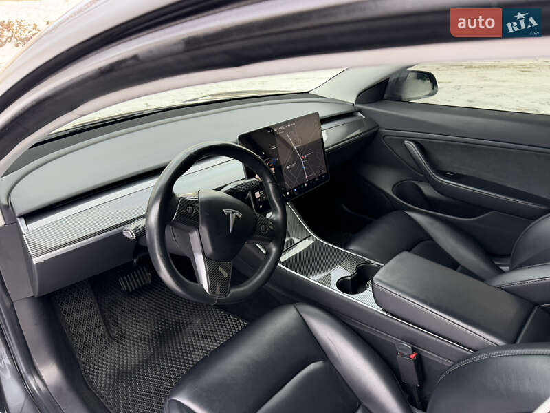 Седан Tesla Model 3 2018 в Золотоноше