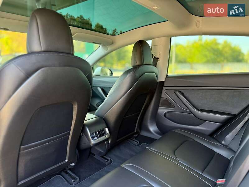 Седан Tesla Model 3 2019 в Днепре