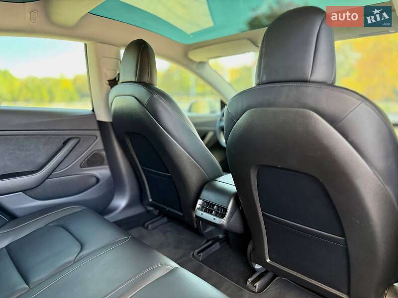 Седан Tesla Model 3 2019 в Днепре