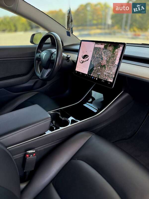 Седан Tesla Model 3 2019 в Днепре