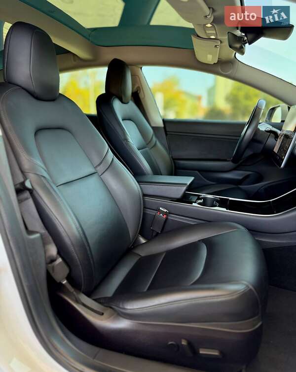 Седан Tesla Model 3 2019 в Днепре