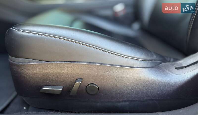 Седан Tesla Model 3 2019 в Днепре