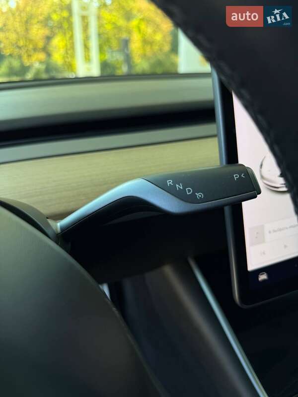 Седан Tesla Model 3 2019 в Днепре