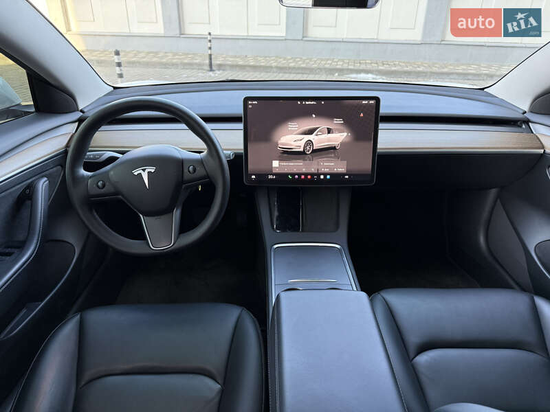 Седан Tesla Model 3 2023 в Одессе