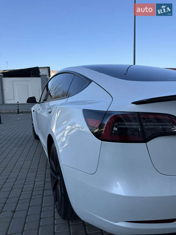 Седан Tesla Model 3 2023 в Одессе