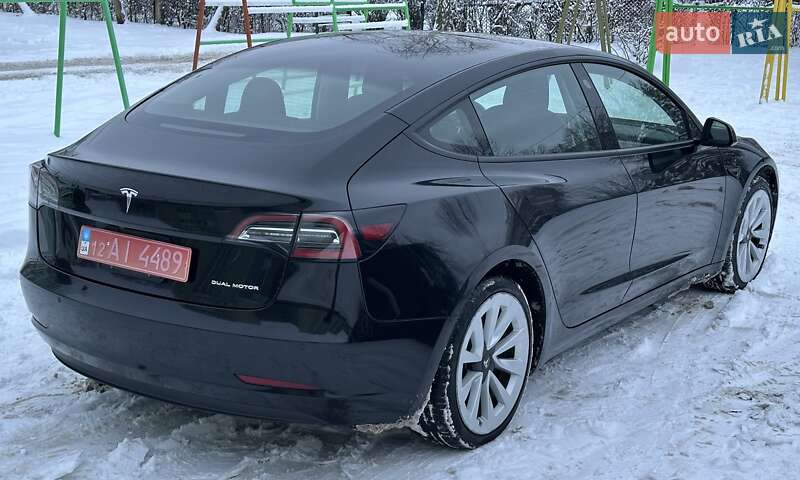 Седан Tesla Model 3 2022 в Рівному