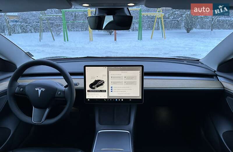 Седан Tesla Model 3 2022 в Рівному