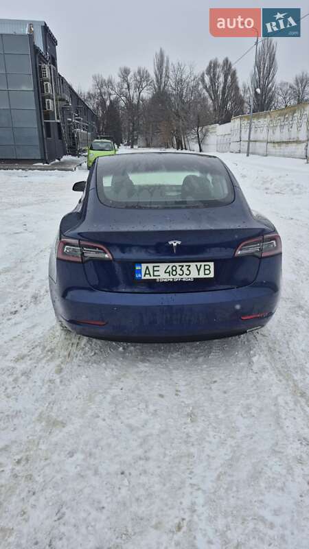 Седан Tesla Model 3 2022 в Днепре