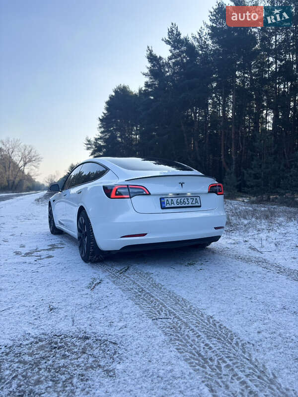 Седан Tesla Model 3 2021 в Кременчуге