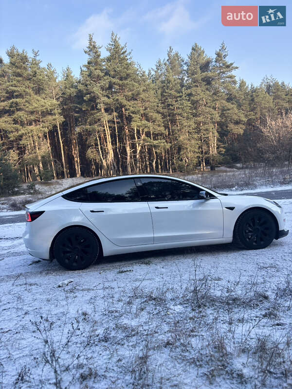 Седан Tesla Model 3 2021 в Кременчуге