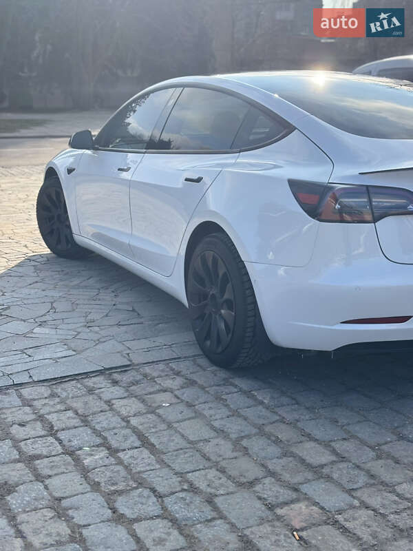 Седан Tesla Model 3 2021 в Кременчуге