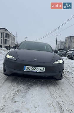 Седан Tesla Model 3 2024 в Львове