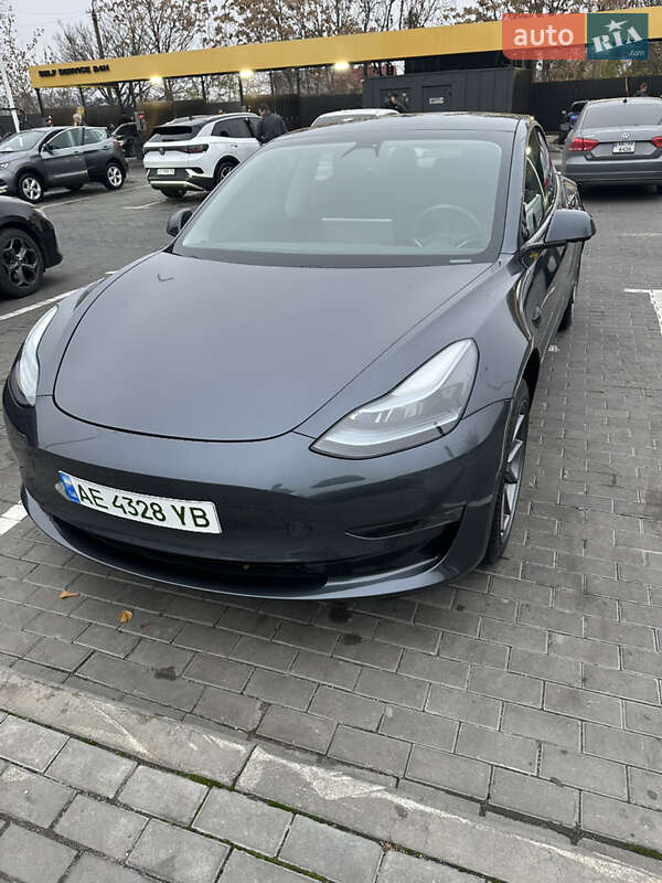 Tesla Model 3 2021
