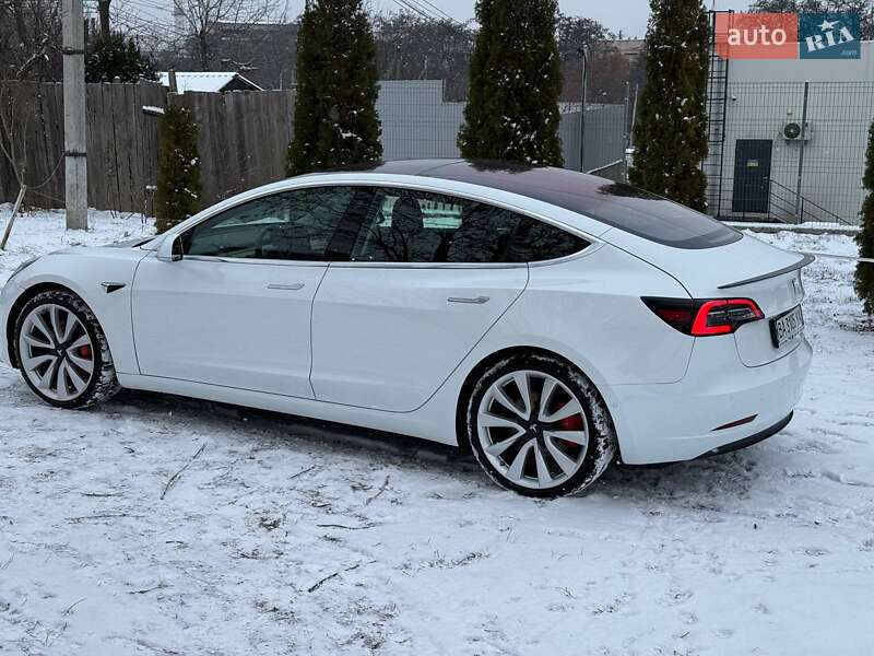 Седан Tesla Model 3 2019 в Кропивницком