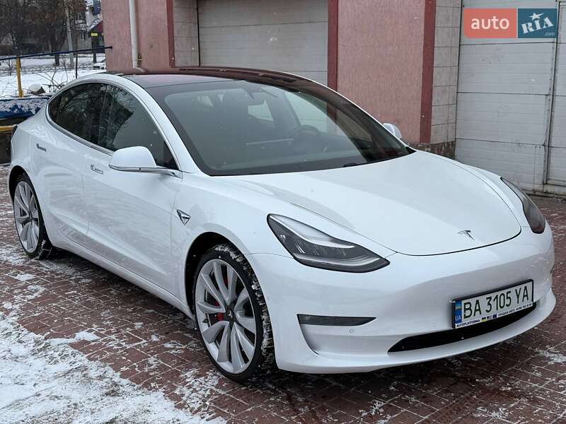 Седан Tesla Model 3 2019 в Кропивницком