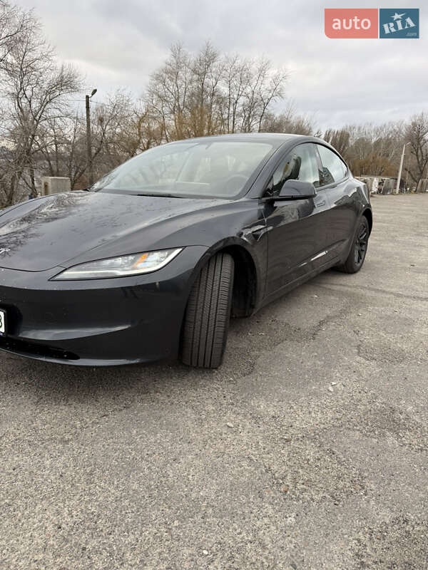 Седан Tesla Model 3 2024 в Днепре