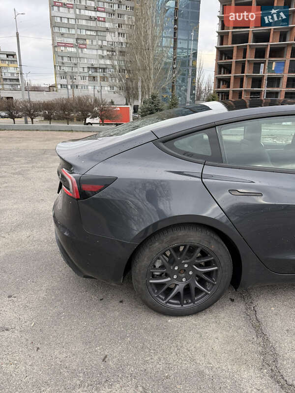 Седан Tesla Model 3 2024 в Днепре