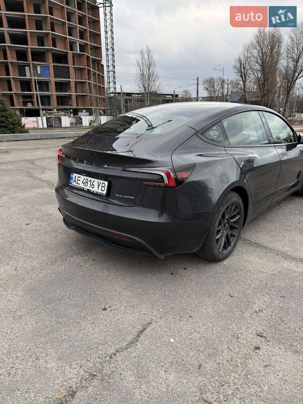 Седан Tesla Model 3 2024 в Днепре