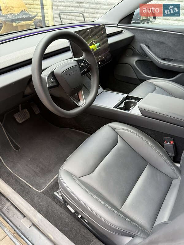 Седан Tesla Model 3 2024 в Днепре