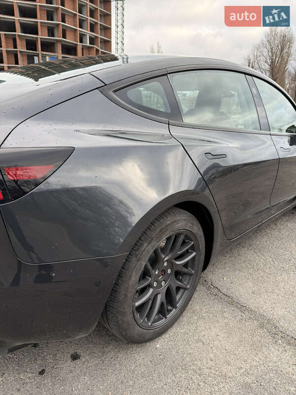 Седан Tesla Model 3 2024 в Днепре