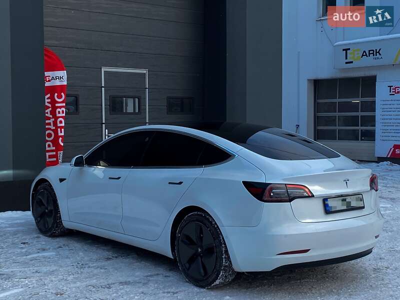 Седан Tesla Model 3 2019 в Киеве